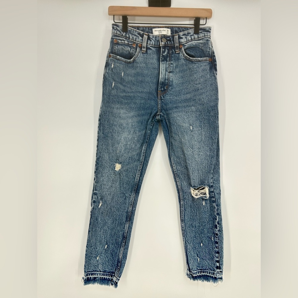 Abercrombie and Fitch The Mom High Rise Distressed Acid Wash Jean Women Sz.26/2R